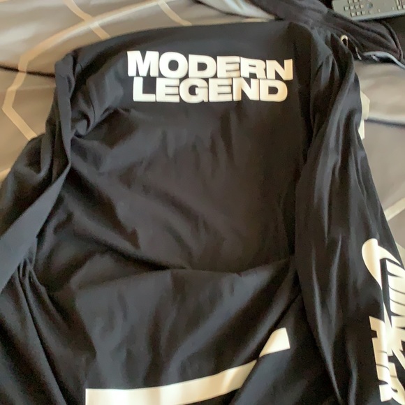Nike Modern Legend Long Sleeve shirt - Picture 2 of 2